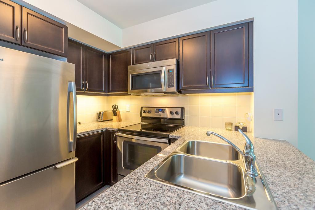 Napa Furnished Suites At Cn Tower & Maple Leaf Square Toronto Habitación foto